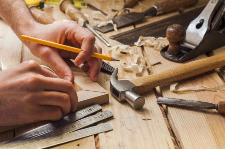 Read more about the article Carpenter Services